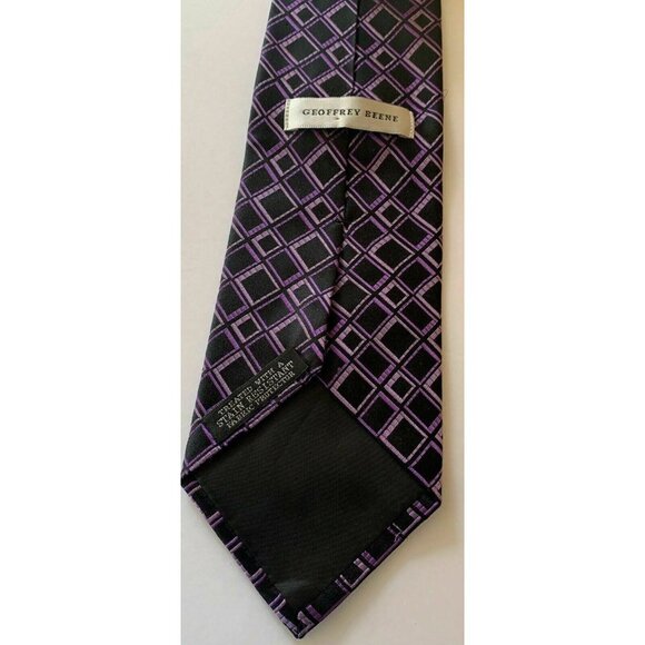 Geoffrey Beene Purple Black Diamond Silk Tie 3.75"W 60"L - Picture 2 of 2